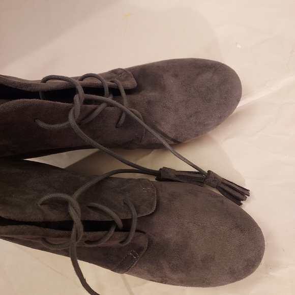 Dr. Scholl's Dakota Wedge Bootie in Gray in Size 8 M - Picture 9 of 11